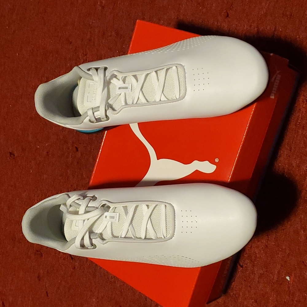 Men's athletic shoes